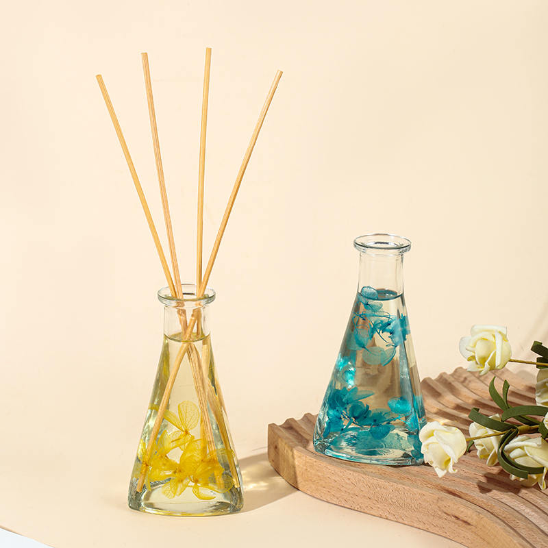 Vinetørket blomst trekantet flaske uten brann innendørs aromaterapi siv diffuser