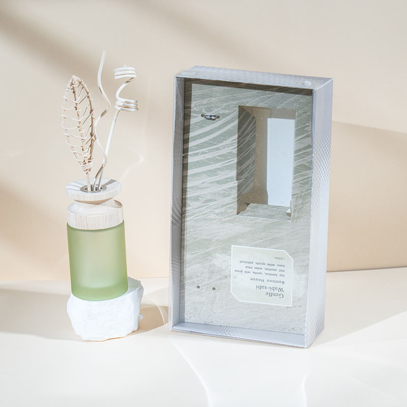 Høy sylindrisk glassflaske av premium sivdiffusor med leverandør av trepinnearoma