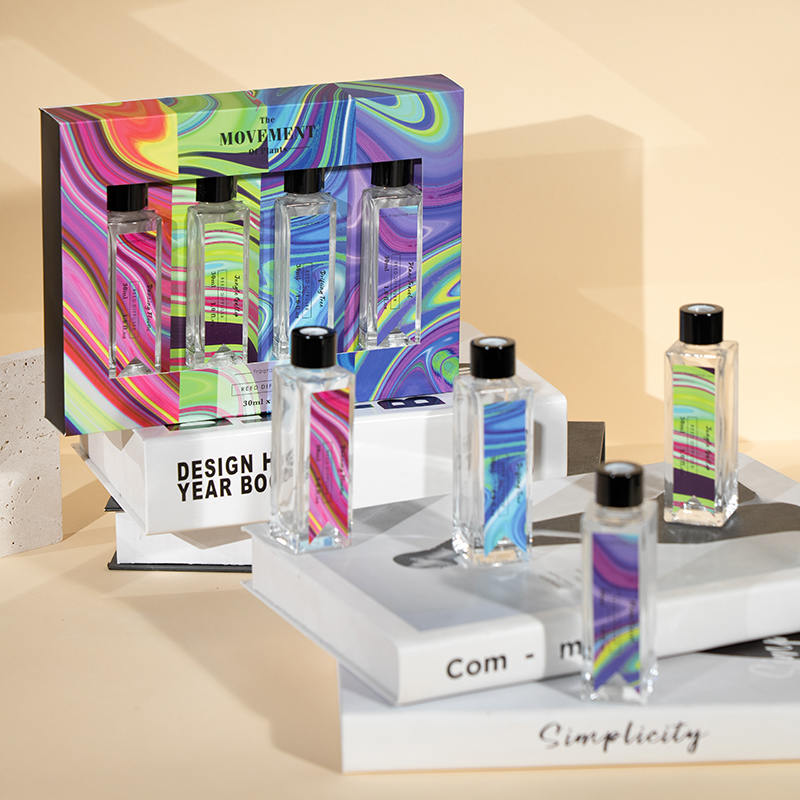 Liten høyhæl firkantet flaske reed diffuser 4PCS sett-aroma diffuser oljeprodusent